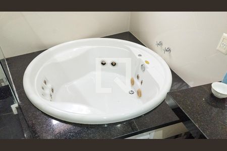 Casa à venda com 215m², 4 quartos e 3 vagasBanheiro do Quarto 1