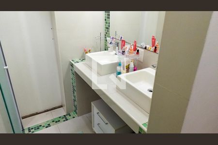 Casa à venda com 215m², 4 quartos e 3 vagasBanheiro Suite 3