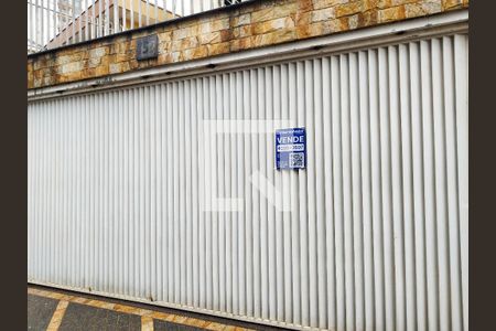 Casa à venda com 215m², 4 quartos e 3 vagasFachada