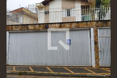 Casa à venda com 215m², 4 quartos e 3 vagasFachada