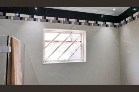 Casa à venda com 215m², 4 quartos e 3 vagasBanheiro Suite