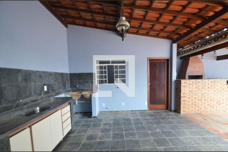 Casa à venda com 282m², 3 quartos e 4 vagasQuarto4