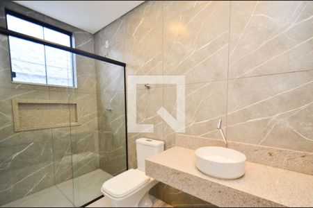 Casa à venda com 282m², 3 quartos e 4 vagasBanheiro social