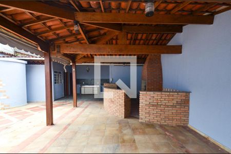 Casa à venda com 282m², 3 quartos e 4 vagasArea churrasqueira