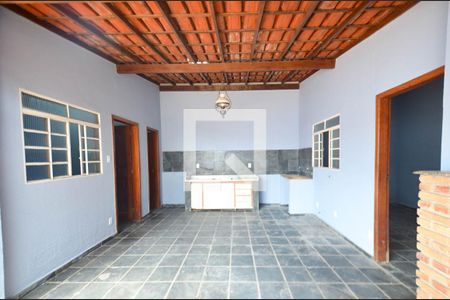 Casa à venda com 282m², 3 quartos e 4 vagasArea churrasqueira