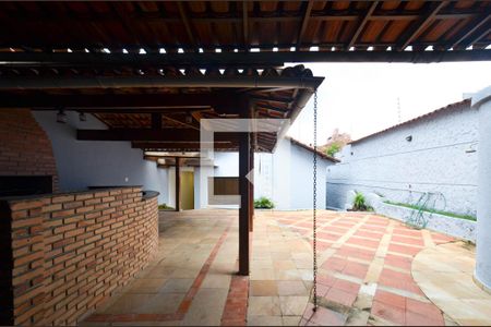 Casa à venda com 282m², 3 quartos e 4 vagasArea churrasqueira