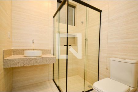 Casa à venda com 282m², 3 quartos e 4 vagasBanheiro suite