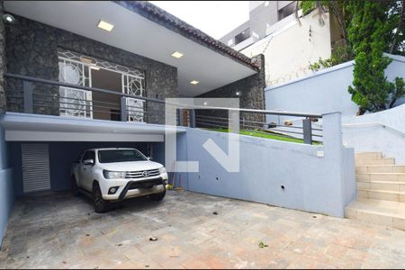 Casa à venda com 282m², 3 quartos e 4 vagasEntrada/ garagem
