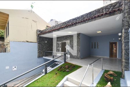 Casa à venda com 282m², 3 quartos e 4 vagasEntrada