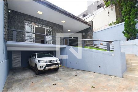Casa à venda com 282m², 3 quartos e 4 vagasEntrada/ garagem