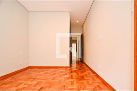 Casa à venda com 282m², 3 quartos e 4 vagasQuarto3/ suite