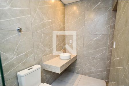 Casa à venda com 282m², 3 quartos e 4 vagasBanheiro social