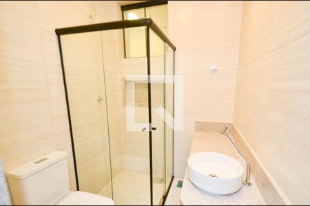 Casa à venda com 282m², 3 quartos e 4 vagasBanheiro suite2