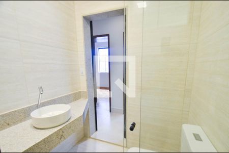 Casa à venda com 282m², 3 quartos e 4 vagasBanheiro suite2