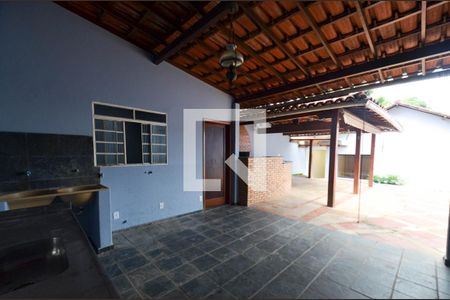 Casa à venda com 282m², 3 quartos e 4 vagasArea churrasqueira