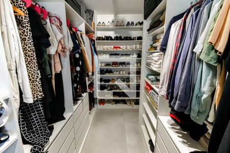 Apartamento para alugar com 86m², 3 quartos e 2 vagas Apartamento para alugar com 86m², 3 quartos e 2 vagasCloset da suíte