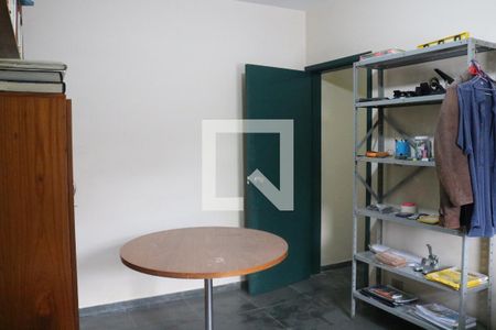 Casa à venda com 405m², 3 quartos e 8 vagasQuarto 2