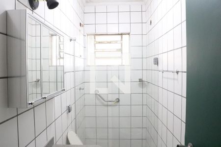 Casa à venda com 405m², 3 quartos e 8 vagasBanheiro 4