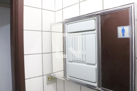 Casa à venda com 405m², 3 quartos e 8 vagasBanheiro 1