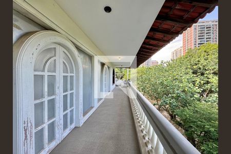 Casa de condomínio à venda com 2800m², 11 quartos e sem vagaVaranda (Segundo andar)