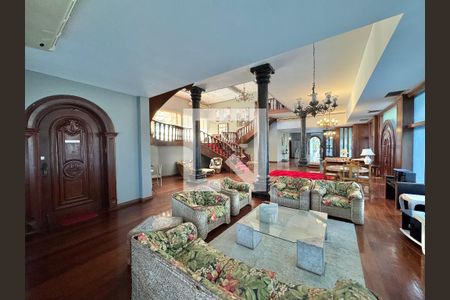 Sala de casa de condomínio à venda com 11 quartos, 2800m² em Barra da Tijuca, Rio de Janeiro