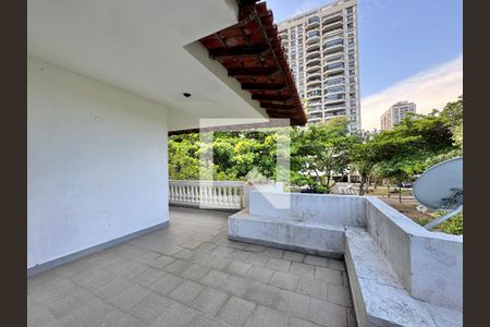 Casa de condomínio à venda com 2800m², 11 quartos e sem vagaVaranda (Segundo andar)