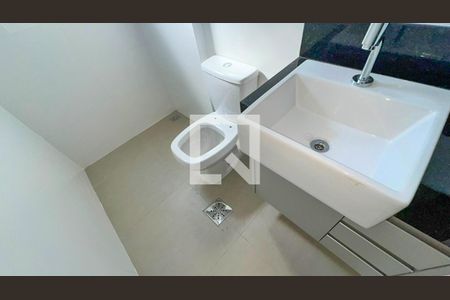 Apartamento para alugar com 64m², 2 quartos e 2 vagas Apartamento para alugar com 64m², 2 quartos e 2 vagasBanheiro