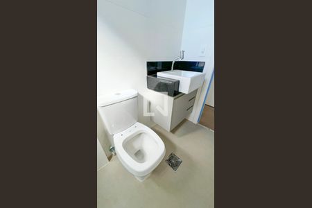 Apartamento para alugar com 64m², 2 quartos e 2 vagas Apartamento para alugar com 64m², 2 quartos e 2 vagasBanheiro