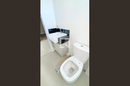 Apartamento para alugar com 64m², 2 quartos e 2 vagas Apartamento para alugar com 64m², 2 quartos e 2 vagasBanheiro
