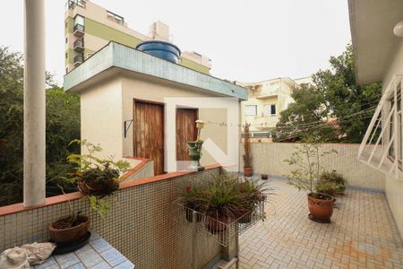 Casa à venda com 1000m², 3 quartos e 5 vagasÁrea de Serviço