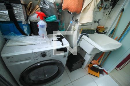 Apartamento à venda com 83m², 3 quartos e 1 vagaÁrea de Serviço