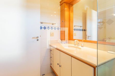 Casa à venda com 248m², 4 quartos e 3 vagas Casa à venda com 248m², 4 quartos e 3 vagasBanheiro da Suíte 1