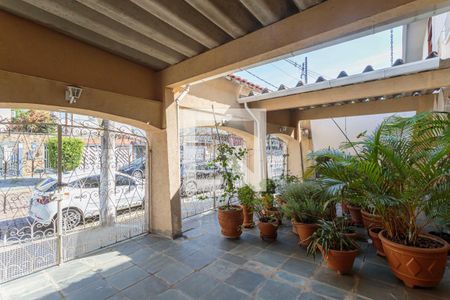 Casa à venda com 248m², 4 quartos e 3 vagas Casa à venda com 248m², 4 quartos e 3 vagasGaragem