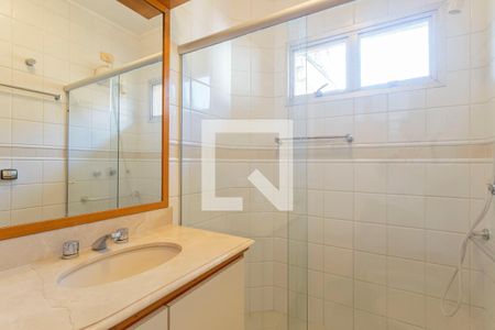 Casa à venda com 248m², 4 quartos e 3 vagas Casa à venda com 248m², 4 quartos e 3 vagasBanheiro da Suíte 2