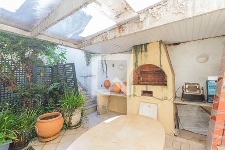 Casa à venda com 248m², 4 quartos e 3 vagas Casa à venda com 248m², 4 quartos e 3 vagasChurrasqueira