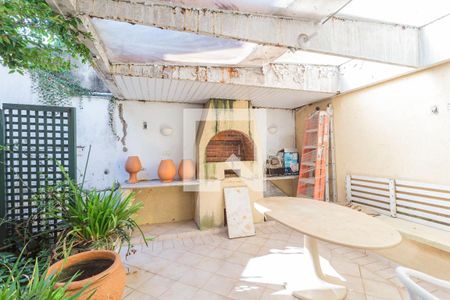 Casa à venda com 248m², 4 quartos e 3 vagas Casa à venda com 248m², 4 quartos e 3 vagasChurrasqueira