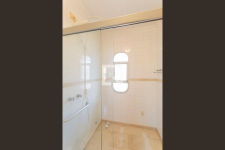 Casa à venda com 248m², 4 quartos e 3 vagas Casa à venda com 248m², 4 quartos e 3 vagasBanheiro da Suíte 3