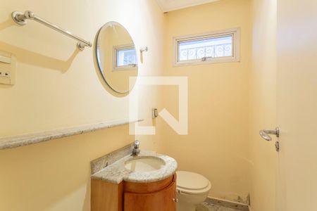 Casa à venda com 248m², 4 quartos e 3 vagas Casa à venda com 248m², 4 quartos e 3 vagasLavabo