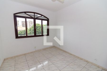 Quarto 1 de apartamento para alugar com 2 quartos, 90m² em Vila Valqueire, Rio de Janeiro