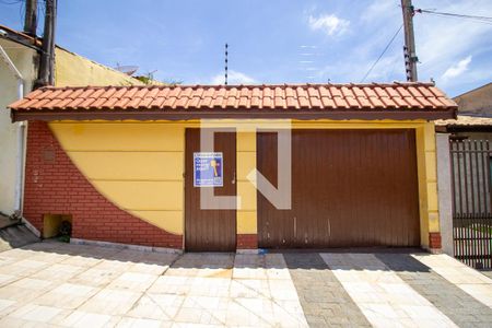Casa para alugar com 205m², 3 quartos e 4 vagas Casa para alugar com 205m², 3 quartos e 4 vagasFachada