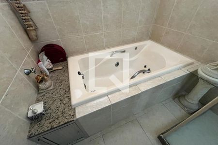 Casa à venda com 254m², 4 quartos e 4 vagasBanheiro do Quarto 3