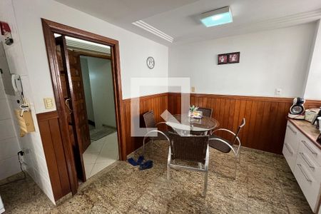 Casa à venda com 254m², 4 quartos e 4 vagasCozinha