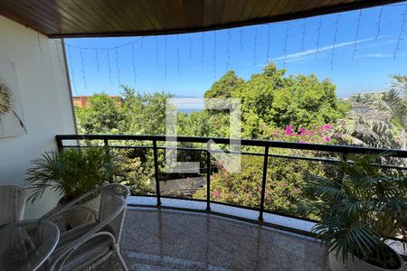 Casa à venda com 254m², 4 quartos e 4 vagasVaranda Quarto 3
