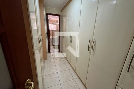 Casa à venda com 254m², 4 quartos e 4 vagasCloset quarto 3