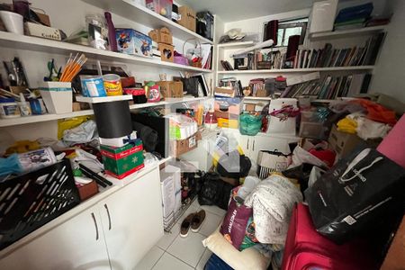 Casa à venda com 254m², 4 quartos e 4 vagasDespensa