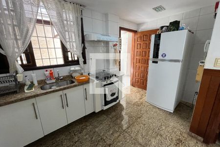 Casa à venda com 254m², 4 quartos e 4 vagasCozinha