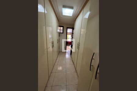 Casa à venda com 254m², 4 quartos e 4 vagasCloset quarto 3