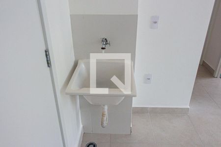 Sala, Cozinha e Área de Serviço  de apartamento para alugar com 2 quartos, 37m² em Socorro, São Paulo