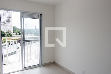 Sala, Cozinha e Área de Serviço  de apartamento para alugar com 2 quartos, 37m² em Socorro, São Paulo