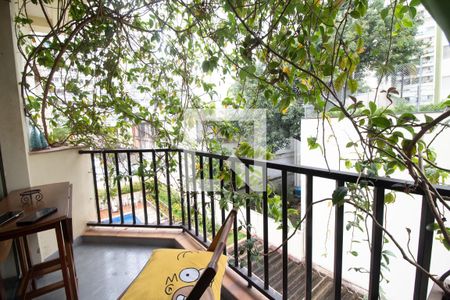 Apartamento à venda com 140m², 3 quartos e 2 vagas Apartamento à venda com 140m², 3 quartos e 2 vagasVaranda - Sala